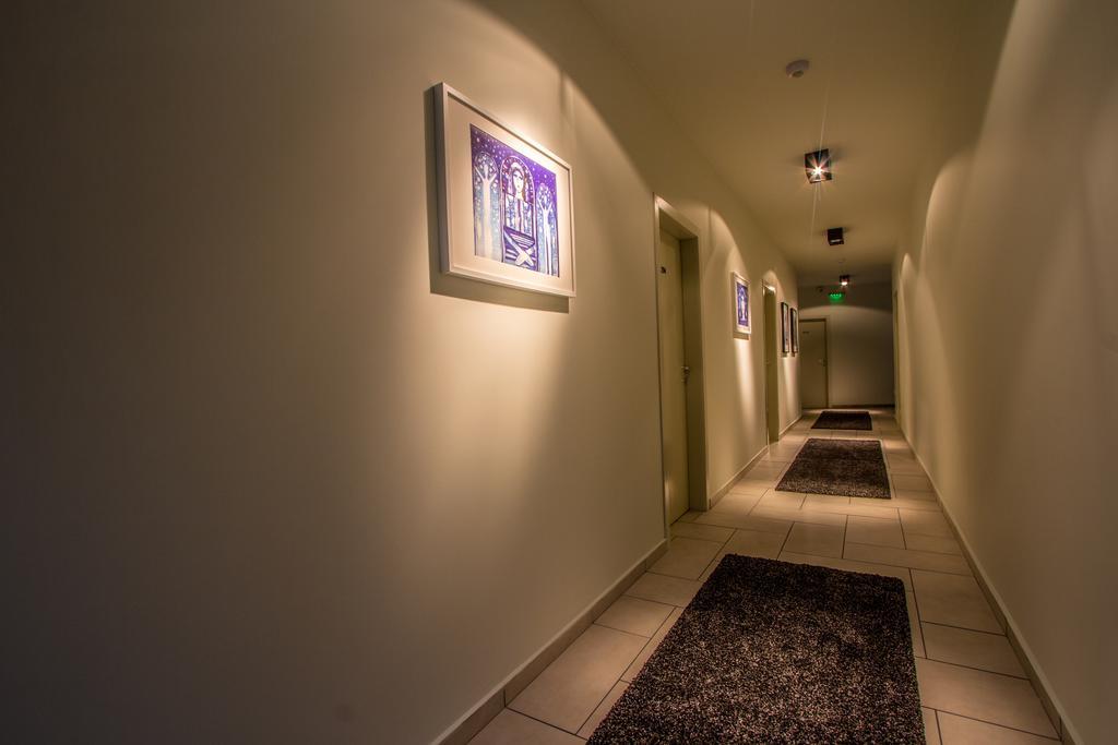 Family Hotel Friends Villa Enchets ภายนอก รูปภาพ