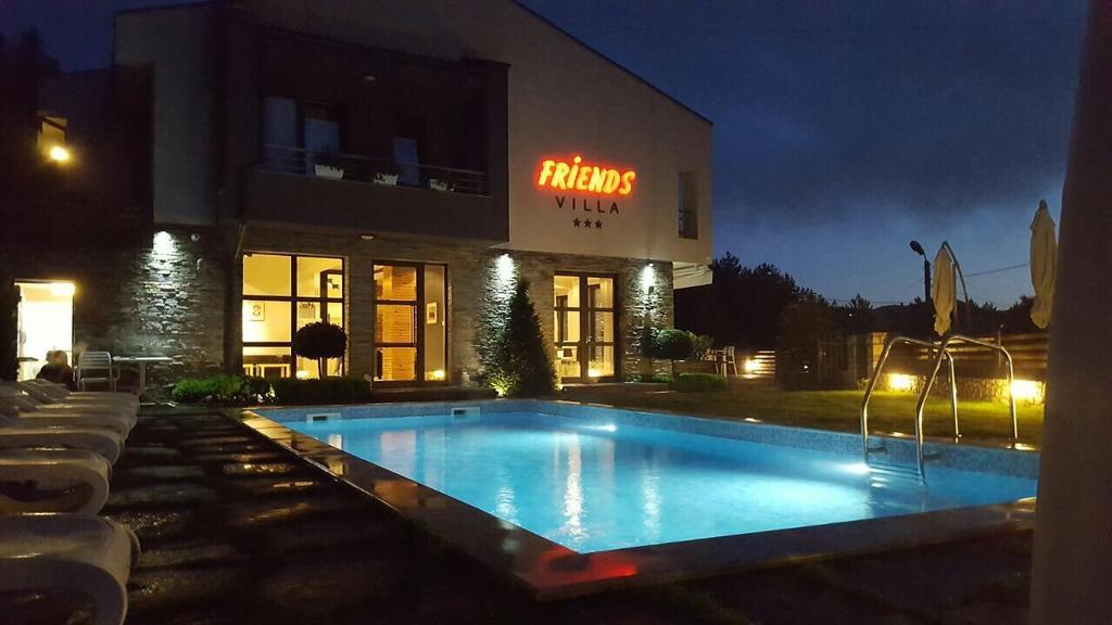 Family Hotel Friends Villa Enchets ภายนอก รูปภาพ